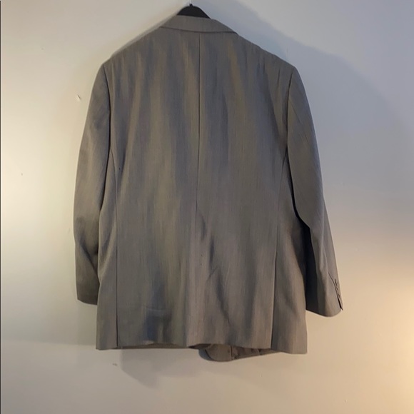 Jos. A. Bank Men’s 50R suit jacket with pants - Picture 6 of 6